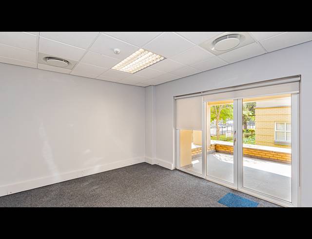 574M² OFFICE TO LET IN FERNDALE